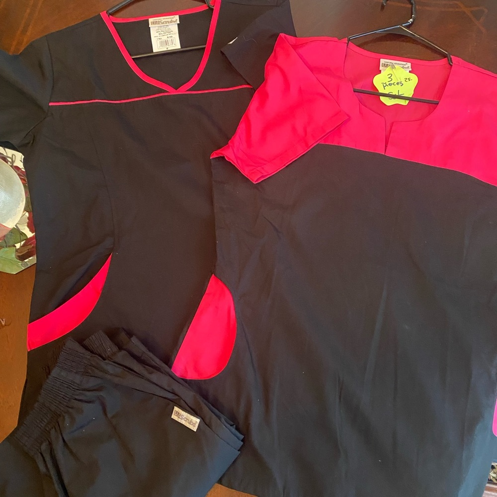 3 piece scrub set Black with Fucia set only